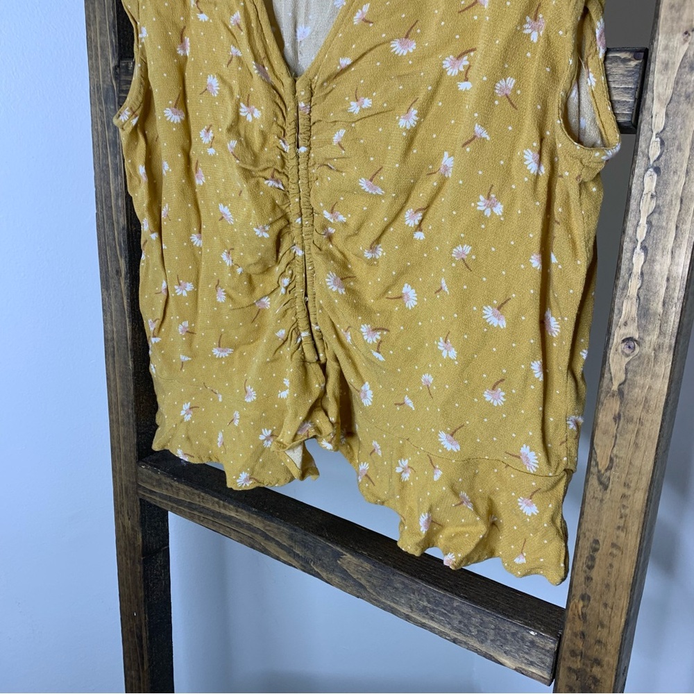 American Eagle Yellow Floral Ruched Women's Top M - Picture 3 of 6